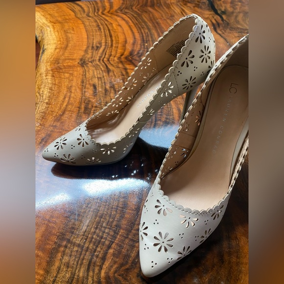 Gently Used Lauren Conrad pumps size 8 - Picture 10 of 10